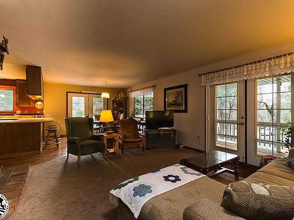 5th image of 17990 Chapel Hill Ct