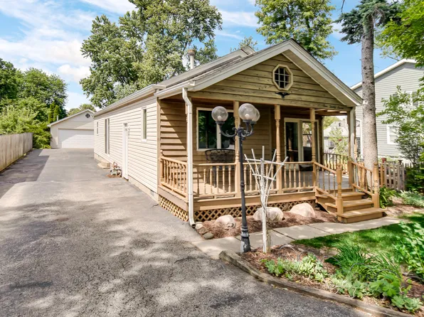 127 E 4th Ave, New Lenox, IL 60451