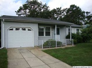 8 Eaton Ln, Manchester Township, NJ