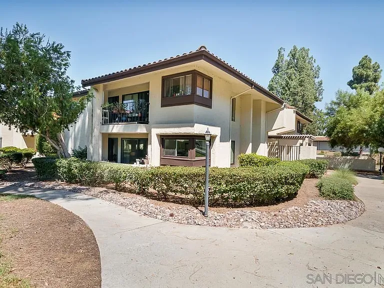 17637 Pomerado Rd #123 — Photo 40