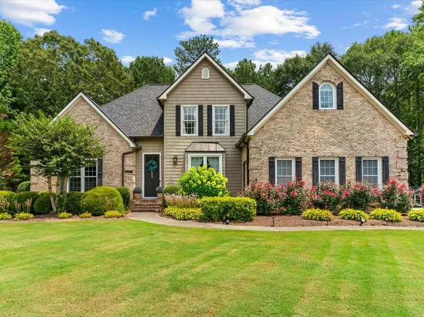 179 Gateway Dr, Rocky Face, GA 30740