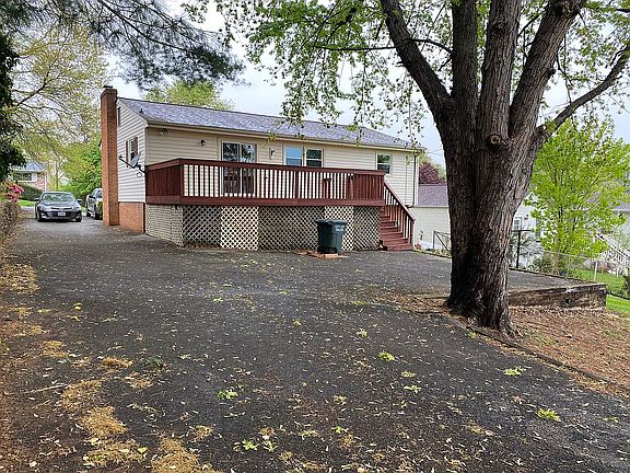 4th image of 608 Pyrtle Dr