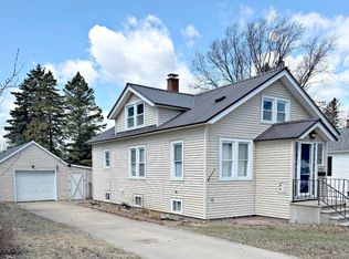 1905 16th St, Menominee, MI 49858