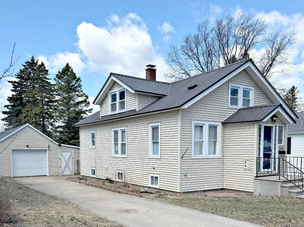 1905 16th St, Menominee, MI 49858