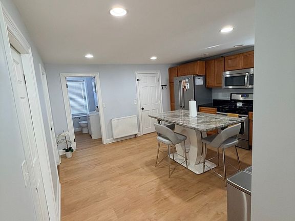 5th image of 803-805 Weeden St #1