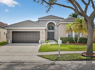 1005 Cedar Falls Dr, Weston, FL 33327
