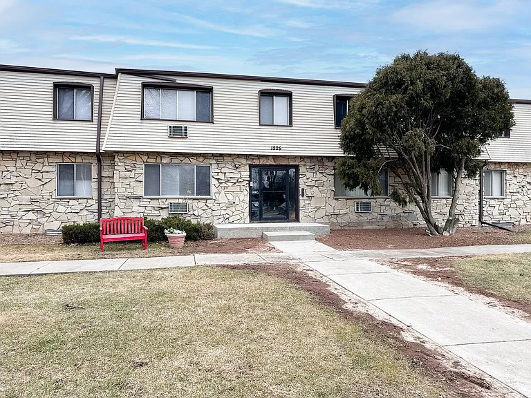 1225 Doctors Dr — Photo 12