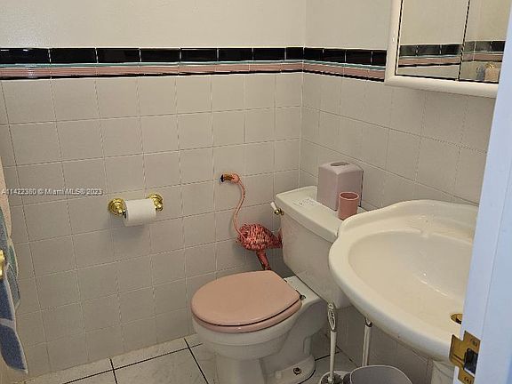 4th image of 17620 Atlantic Blvd APT 319