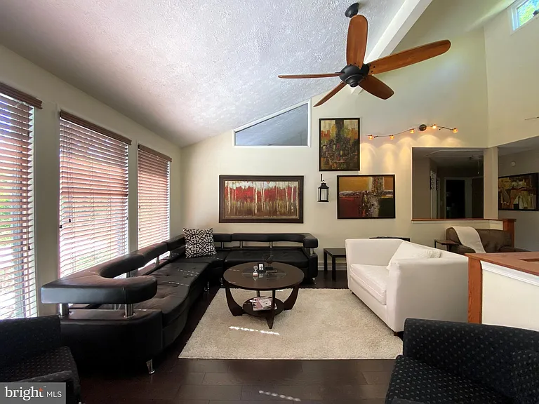1251 Hinton Dr — Photo 26