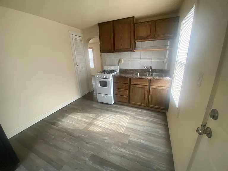 301 Meadow Ave #1 — Photo 3