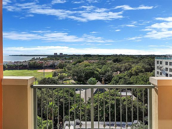 3rd image of 2951 S Bayshore Dr #1106