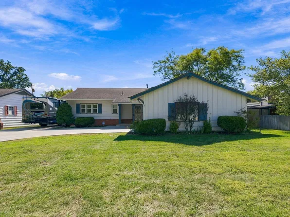 6407 E Rockwood Rd, Wichita, KS 67206