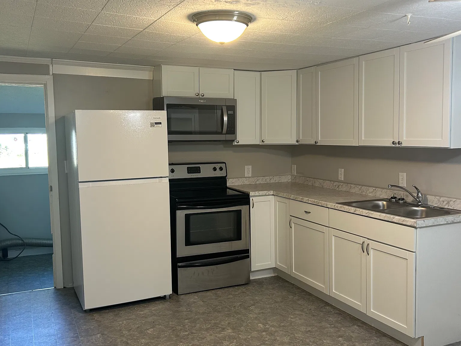 2 bed, 792 sqft, $1,000 — Photo 3