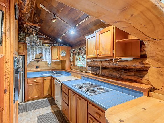 2nd image of 3879 Venture Ln