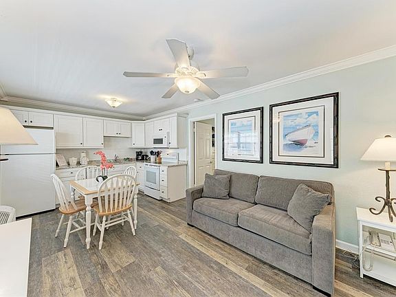 5th image of 1603 GULF DR N #26