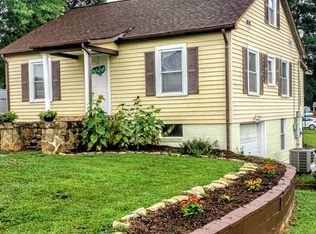 261 28th Ave NE, Hickory, NC 28601