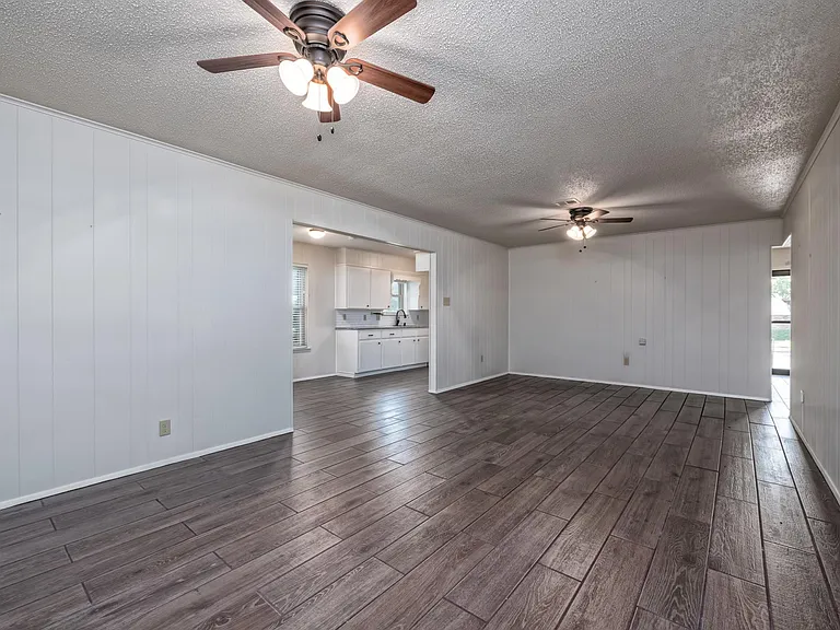 424 Richland Dr — Photo 4