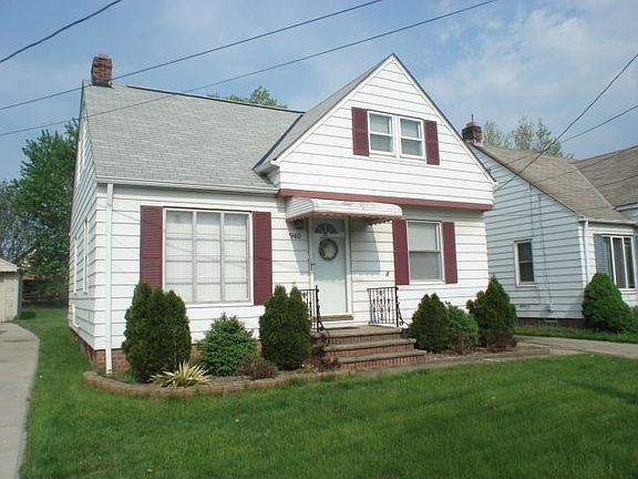 5th image of 940 E 220th St