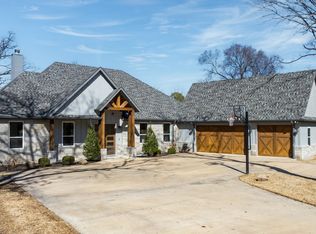 25 Carson Rd, Mabank, TX 75156