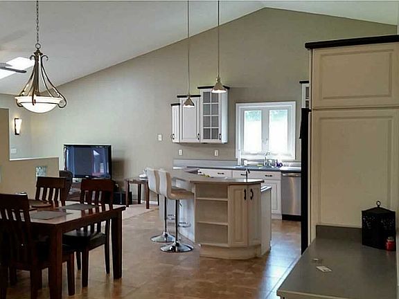 2nd image of 3567 Julie Ct