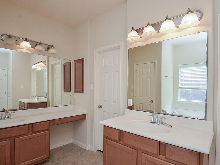 5218 Lacey Oak Meadow Dr — Photo 22
