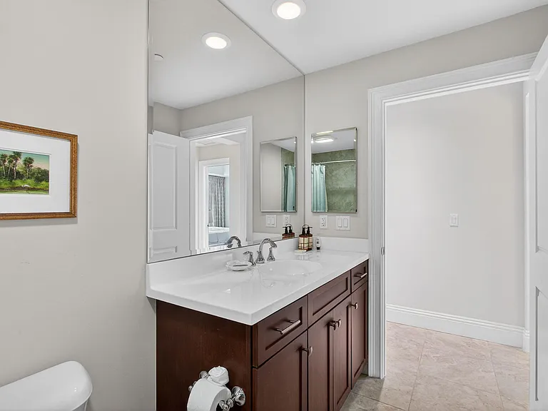 834 Bay Colony Dr S — Photo 33