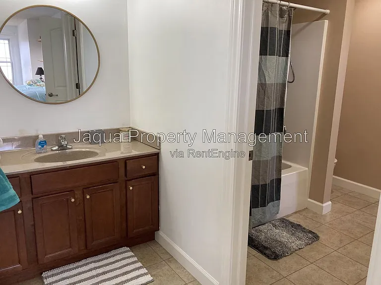 380 Market Pl — Photo 12