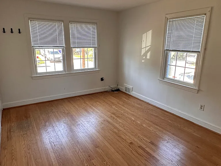 4820 9th St N #2 — Photo 3