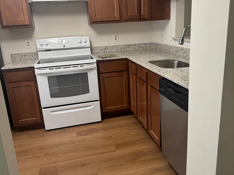 Beaker Ct — Photo 5