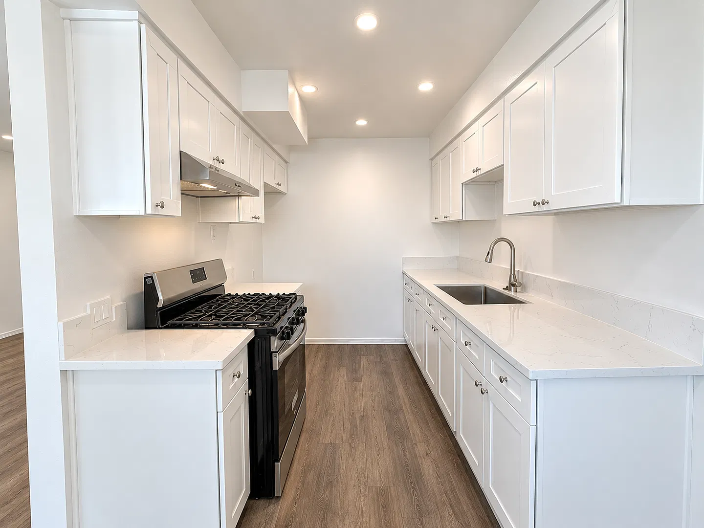 Charming Pasadena Living in a Prime Location — Photo 3
