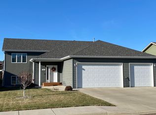 849 17th Ave E, Dickinson, ND 58601