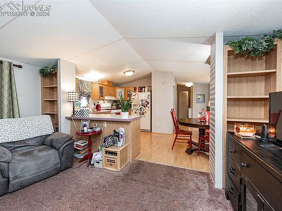 5th image of 173 E Homer Dr