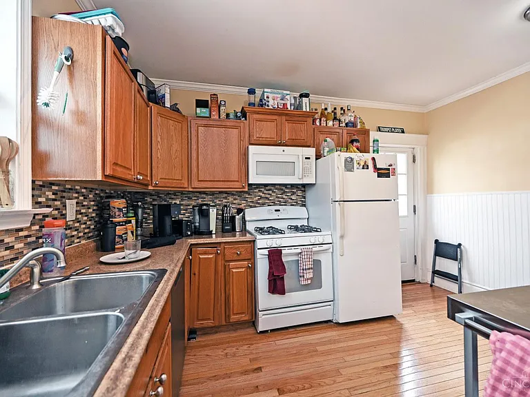 336 Warner St — Photo 29