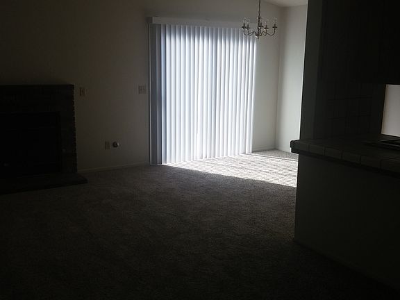 4th image of 1045 Oakdale Ln