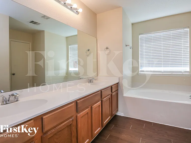 2900 Ocean Dr — Photo 13