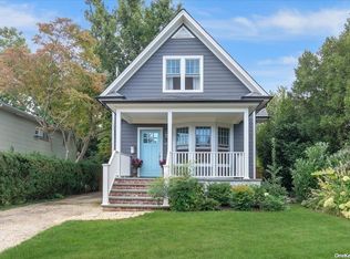 49 Riggs Pl, Locust Valley, NY 11560