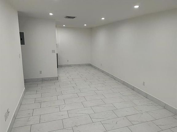 2nd image of 4655 SW 33rd Ave #4