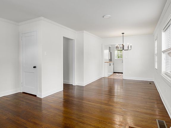 4th image of 1409 E 35th St