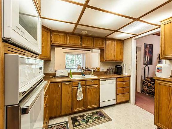 4th image of 32838 Hilltop Blvd