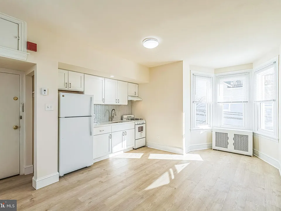 459 Martin St #2R