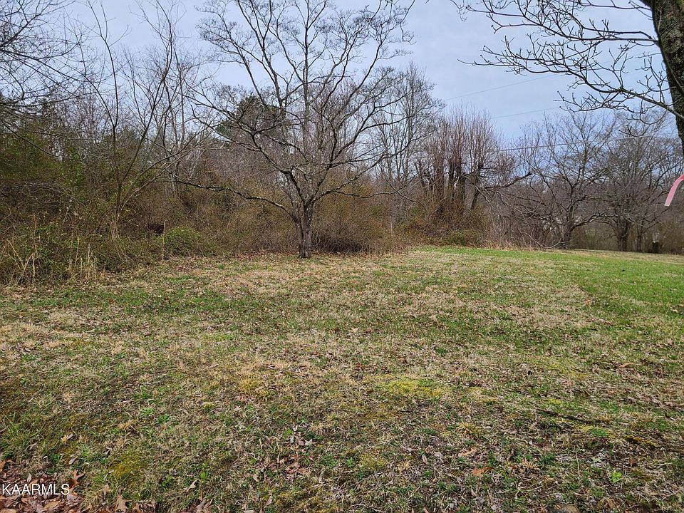 1st image of 8 Hamilton Field Rd #8
