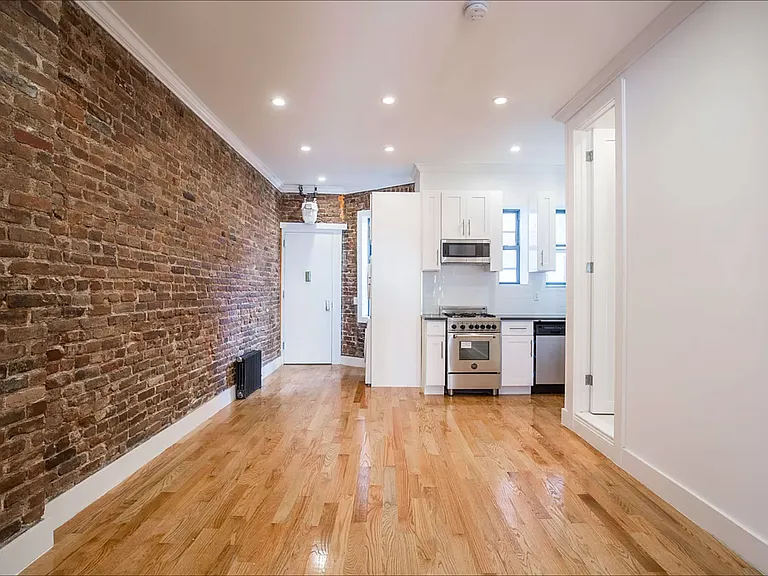 309 E 75th St #27 — Photo 7