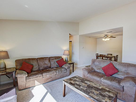5th image of W168N11062 Ashbury Cir