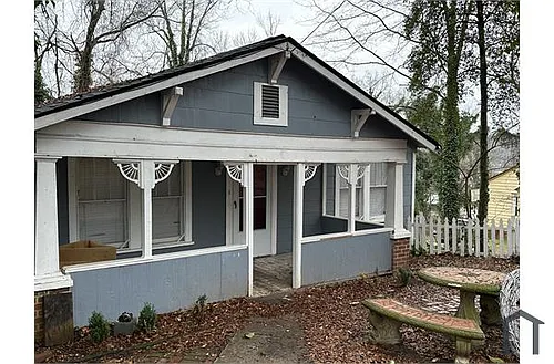 235 Watters St NE Photo 1