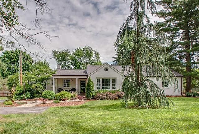 1st image of 116 W Tyne Dr