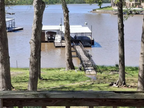 28165 Oxbow Dr, Warsaw, MO 65355