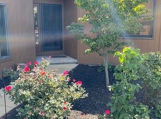 49 N Harbors End Dr, Port Clinton, OH 43452