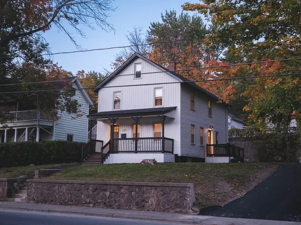 227 Deerfield St, Greenfield, MA 01301