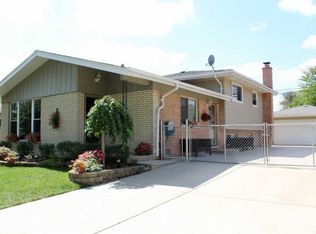 16428 George Dr, Oak Forest, IL