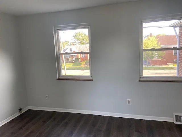 Building Photo - 455 E 200th St #2